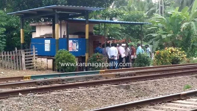 ഗേറ്റ് തുറന്നു കിടന്നു. രാജധാനി കടന്നു പോയി. ഒഴിവായത് വൻ അപകടം